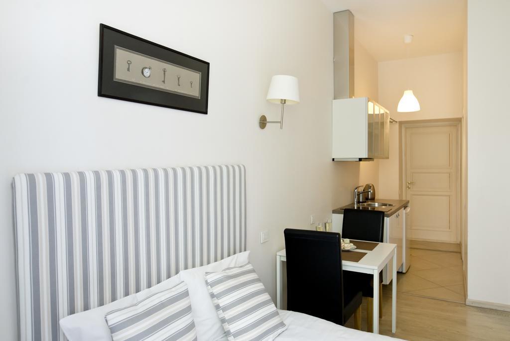 Cozy Studio In Old Town By Urban Rent Аеропорт Вільнюс Екстер'єр фото